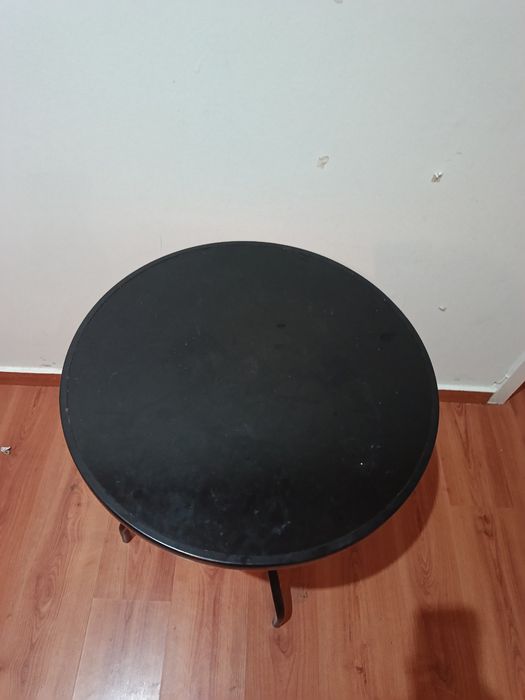 Mesa com tampo de vidro