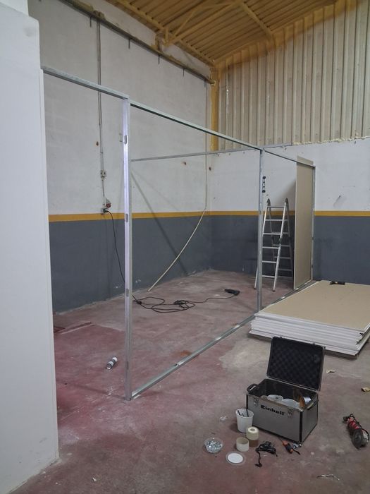 Realizo  remodelações de interiores  e exteriores