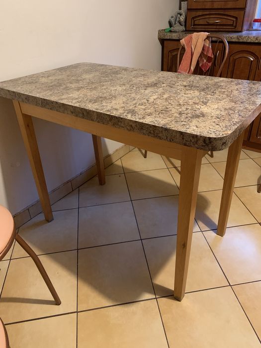 Stół drewiany z szufladą 105x58cm