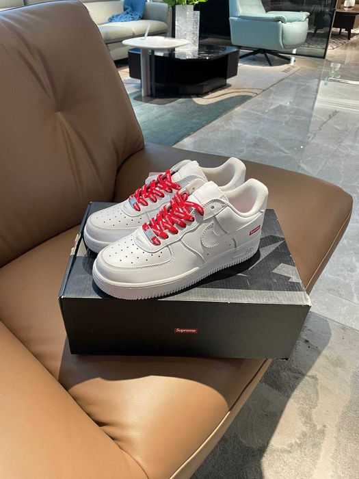 Nike Air Force 1 Low Supreme Biały r.40