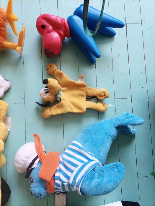 Телепузик півень курча ведмедик заєць  бджілка майя