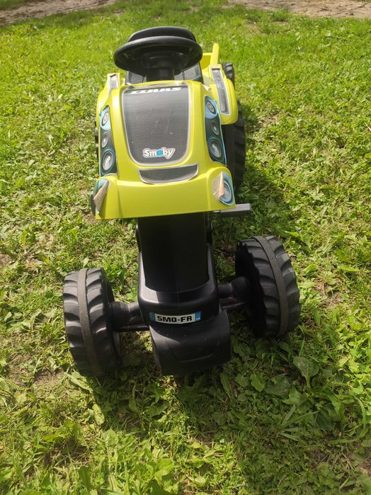 Smoby traktor na pedały z przyczepką