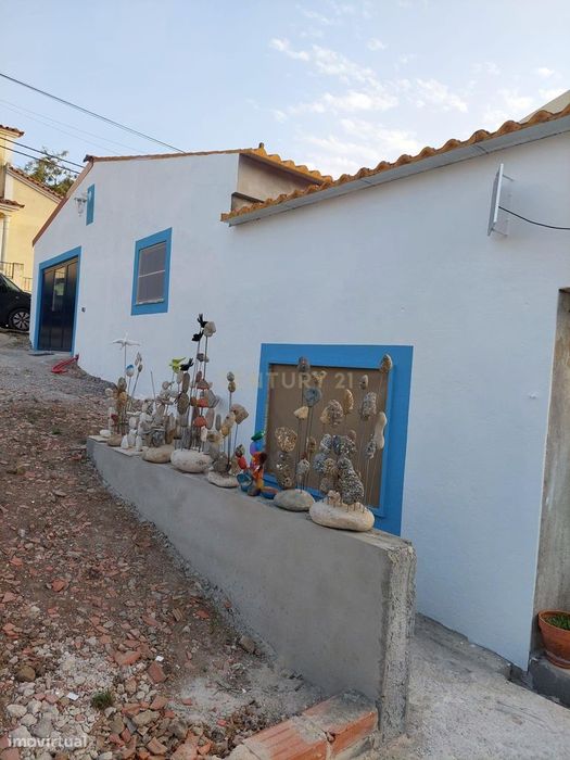 Moradia térrea com armazém e projeto aprovado – Sobral, Lourinhã