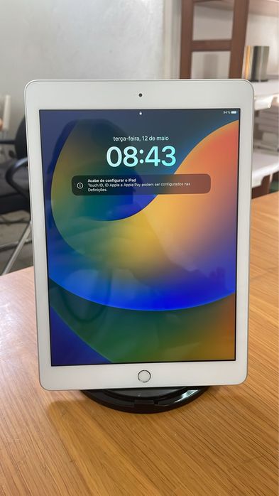 Apple iPad 9.7" 5TH GEN (2017) WI-FI
