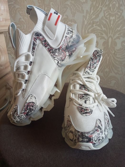 Кроссовки 38р, 24,5 см При покупки 2 лотов скидка