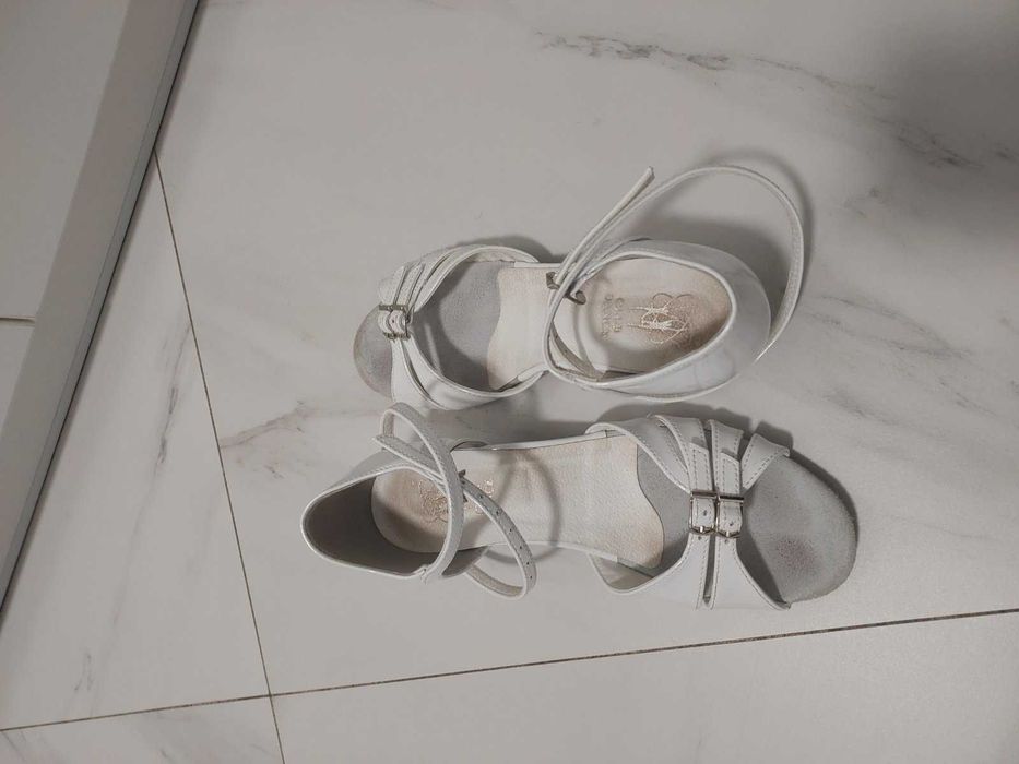 Жіночі танцювальні туфлі, розмір 38 (24 см)