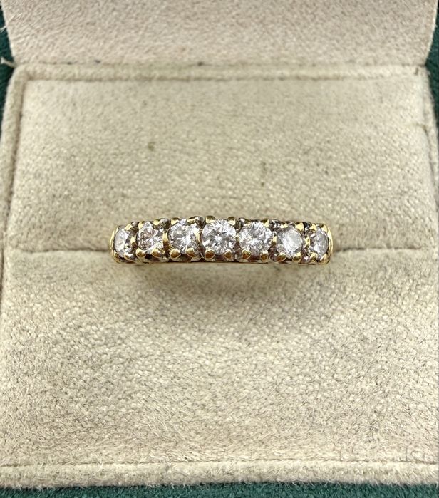 Złoty pierścionek 750 z diamentami 0,50ct