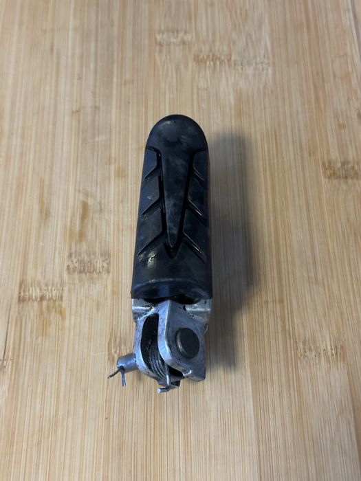 Poisa pé de origem honda