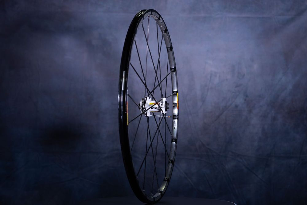 Roda Mavic SLR 29 (Frt) eixo 15x100 mais raios novos)