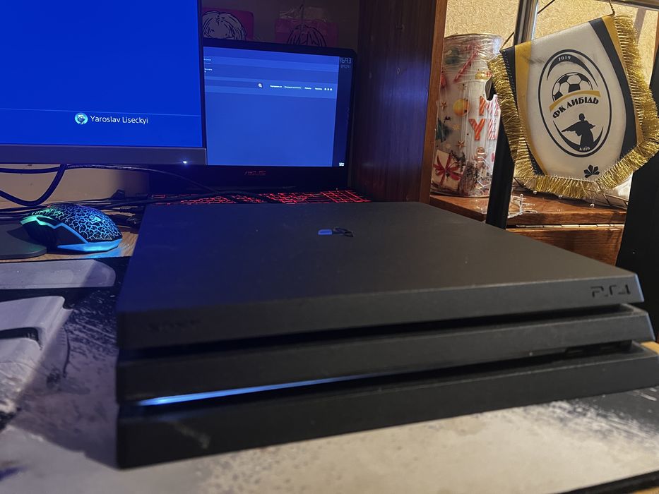 Ігрова приставка Sony PlayStation 4 Pro (PS4 Pro) 1TB / Ідеальний стан