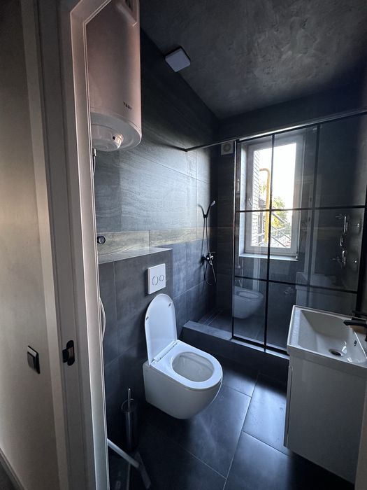 Комерційне приміщення з постійним елекропостачанням