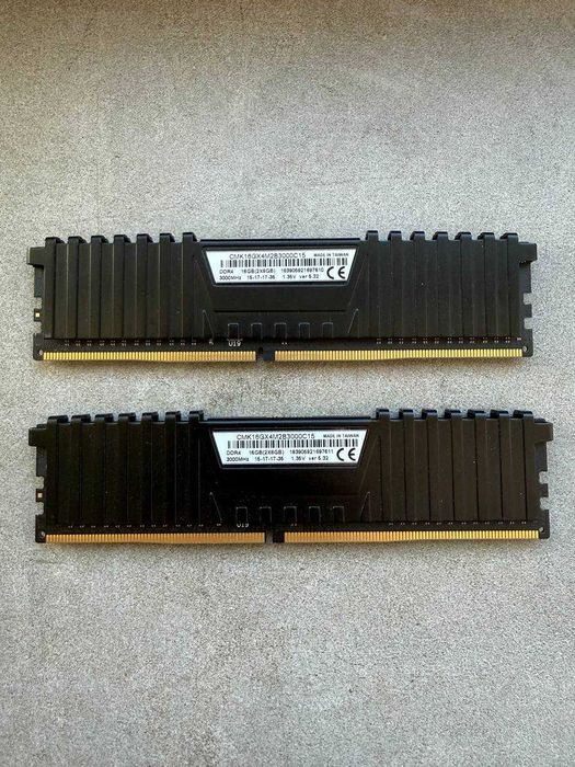 Оперативна пам'ять DDR4 Corsair 16gb (2x8Gb) 3000 MHz