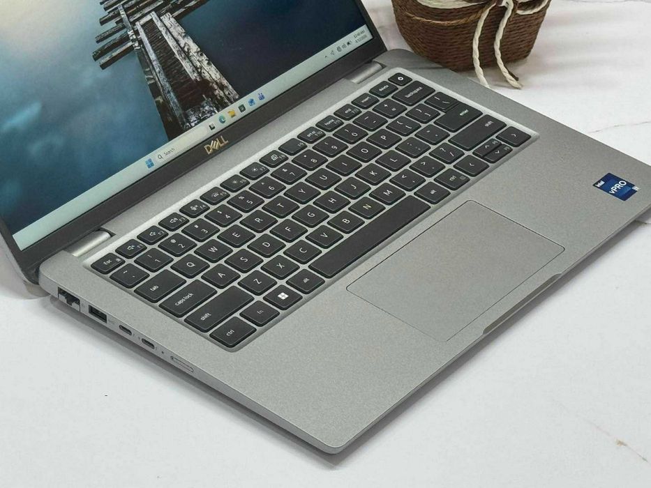Dell Latitude 14" i5-1245U/16GB/256Nvme linha Profissional