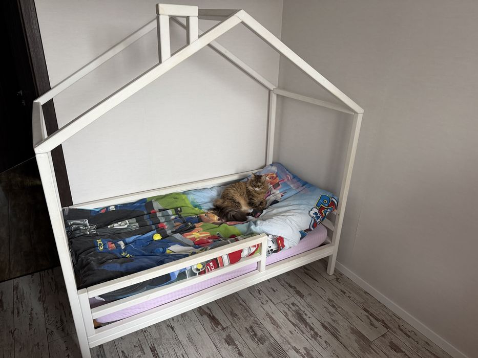 Детская кровать домик