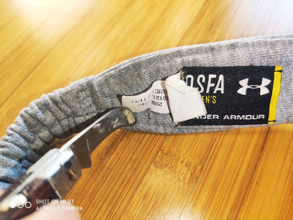 Daszek na gumce Under Armour