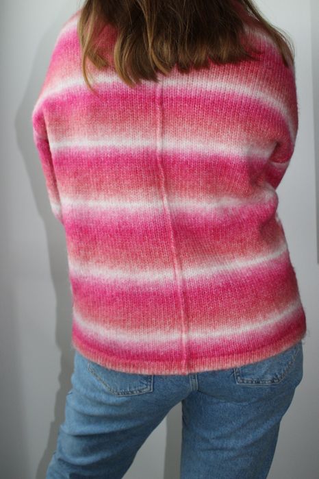 Ciepły sweter z golfem rozmiar S