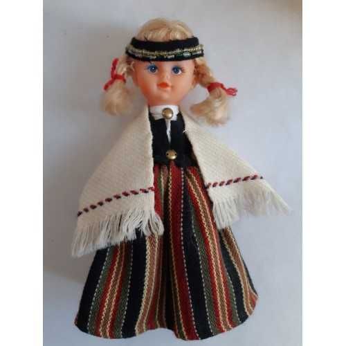 Статуэтка кукла Девушка в национальном костюме h 22 см.