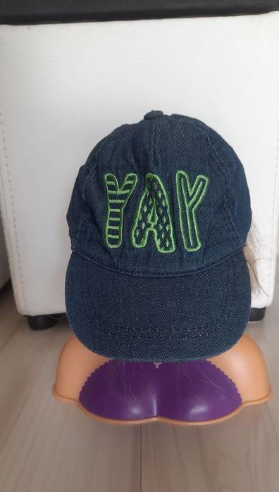 Czapeczka z daszkiem YAY ok 12 miesiecy