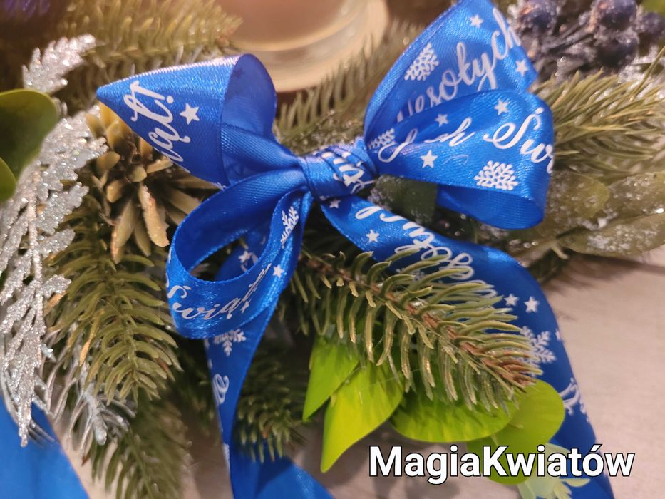 Stroik na stół lub komodę z lampionem