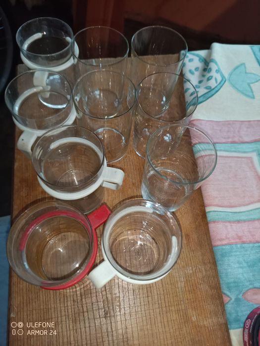10 szklanek z uchwytami I bez
