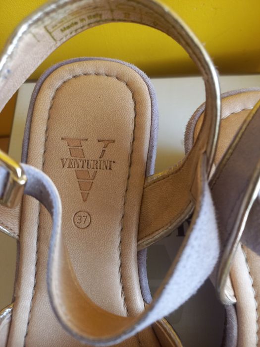 Buty damskie Venturiini