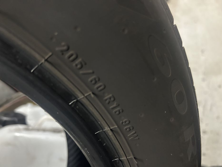 Pneus Pirelli 205/60R16 96W
