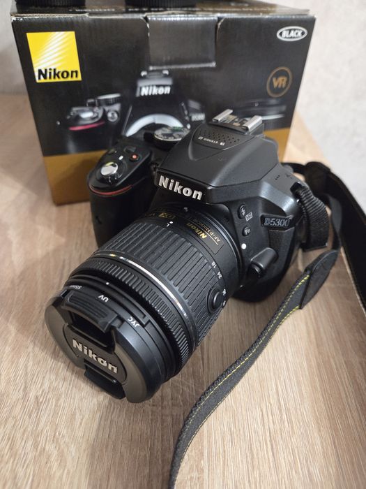 Фотоаппапат Nikon d5300 kit 18-55 mm, объектив Nikkor 35 mm f.1.8, 85 mm f.1.8