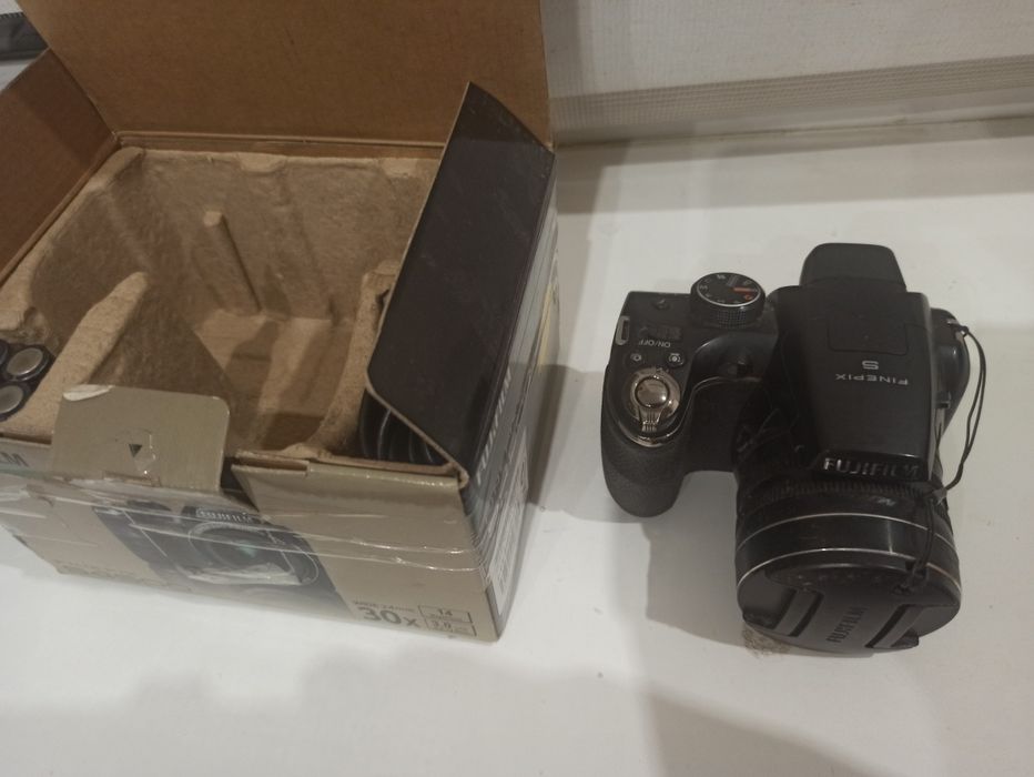 Продам фотоапарат Fujifilm s4500