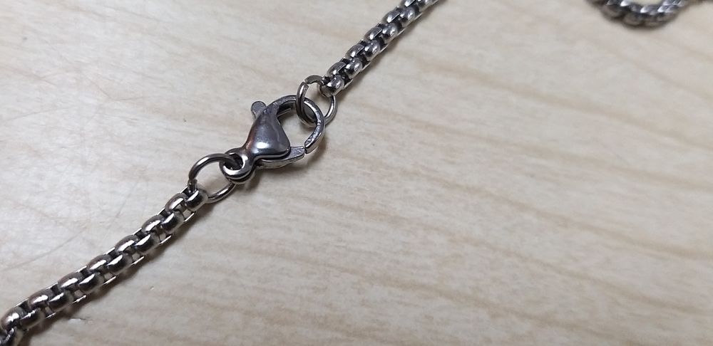 Colar Guitarra Elétrica.