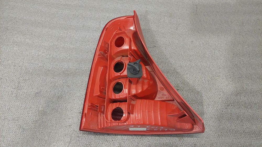 Farolim direito RENAULT Clio II (BB0/1/2_, CB0/1/2_)