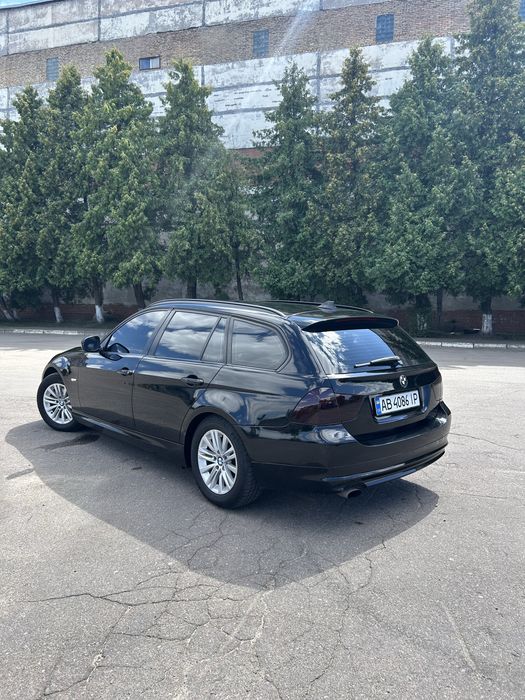 BMW 3 Series 2010 VIN WBAUS31090A831614 фото оголошення 4 з 8