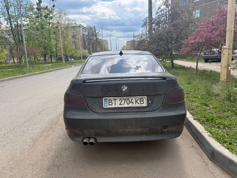BMW E60 525d.