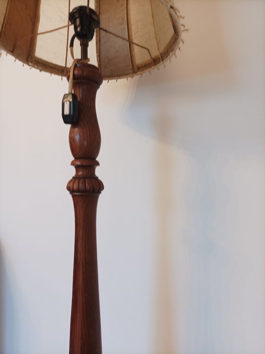 Lampa stojąca podłogowa