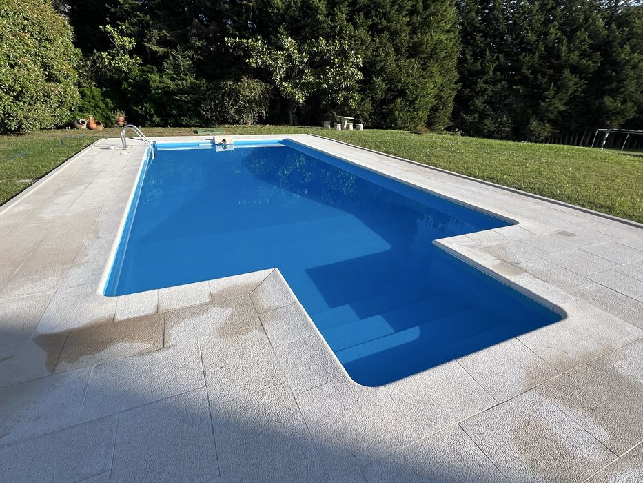 Revestimento de piscinas em tela armada. PVC