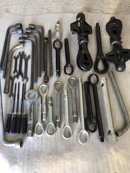 Гак крюк буксіровочний  Кастом Транзит VW T6 Iveco Мастер Трафік