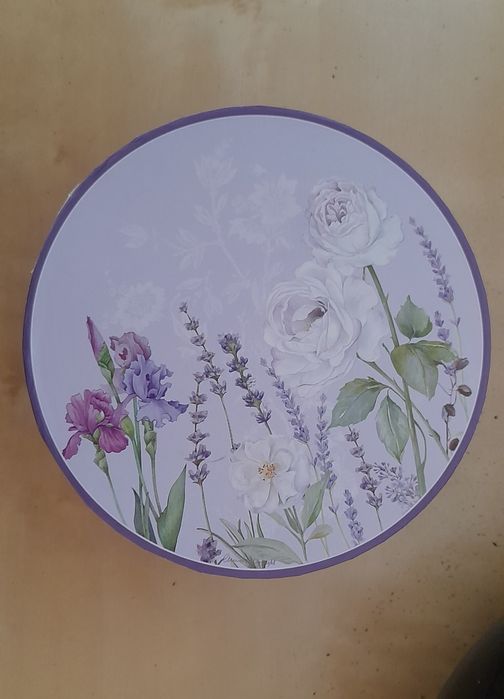 Conjunto de Xícara e pires de porcelana