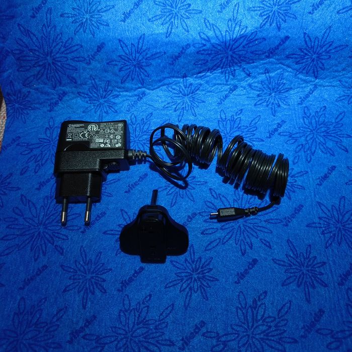 Блок живлення Plantronics SSA-3W-05  5V 600mA Micro-USB.