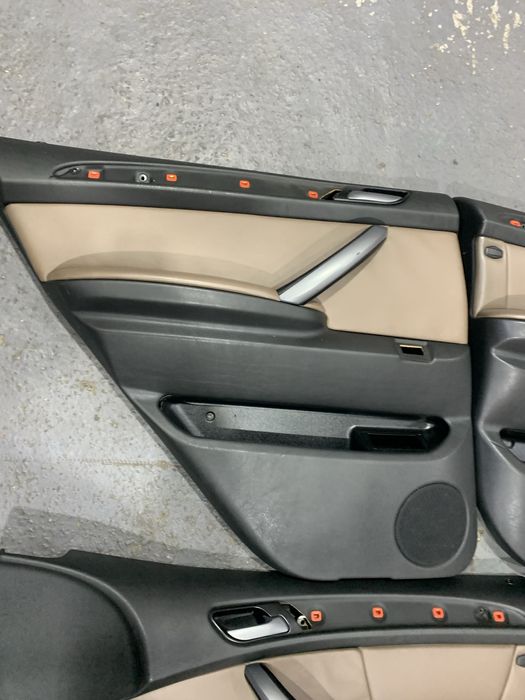 Сиденья е53 с картами в хорошем состоянии