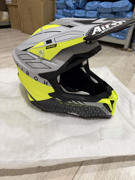 шолом Airoh STRYKER SKIN YELLOW MATT KTM, Kovi, Geon, Husqvarna, GasGa