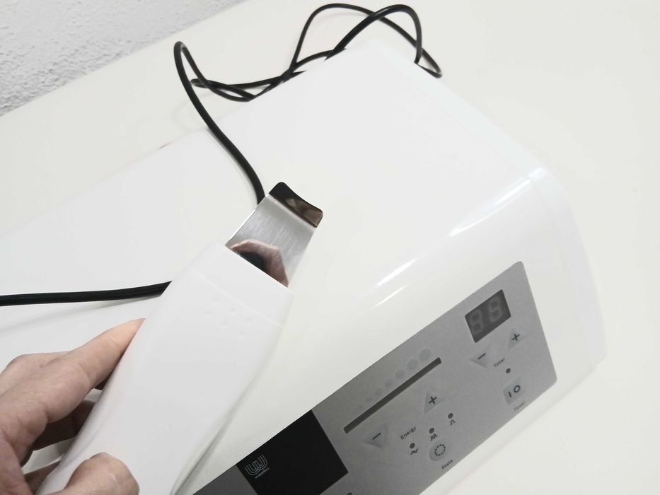 VENDO EQUIPAMENTOS DE ESTÉTICA , PEELING ULTRASSÔNICO  E OUTROS