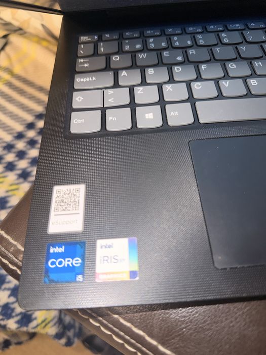 Lenovo portátil V15 G2