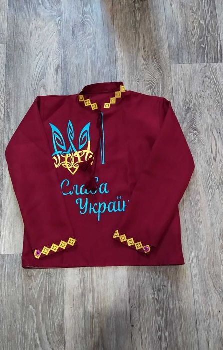 Бордова вишиванка на хлопчика 6 років з гербом