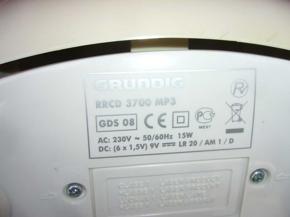 Radiomagnetofon Grundig z odtwarzaczem CD / MP3