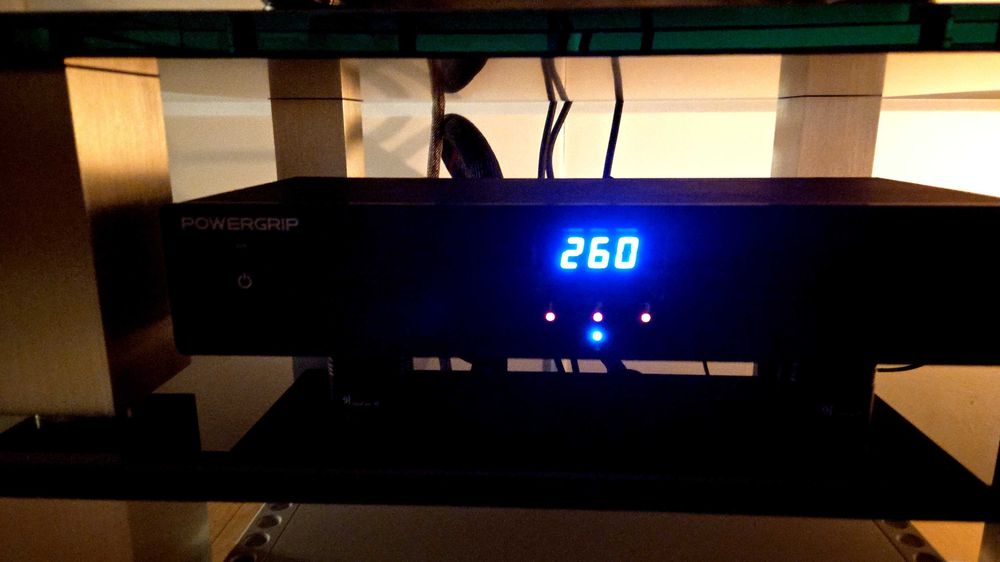 PowerGrip YG-2 Power Conditioner, Distributer and Filter, with HiFi Tuning Fuse