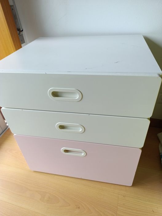 Móvel IKEA de 3 gavetas