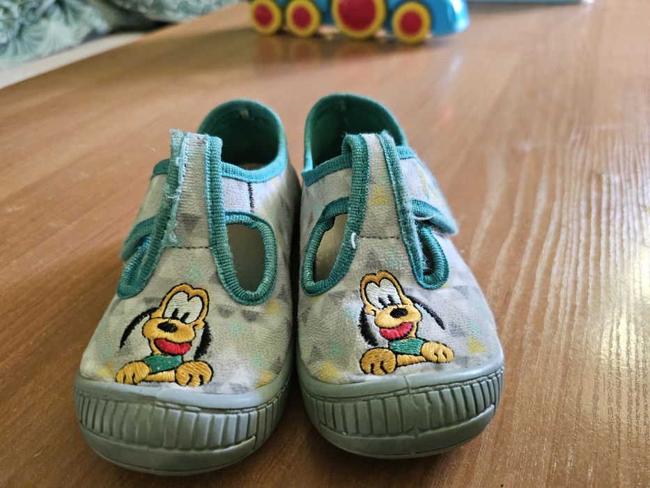 Pantofelki Pluto