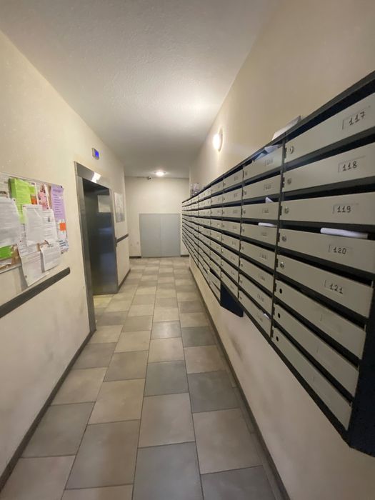 Продаж 1-кімнатної квартири-студії з меблями в місті Гостомель, готівка.