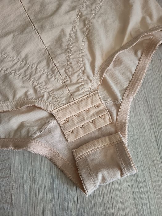 Nowe body wyszczuplające modelujące 90 D playtex beżowe