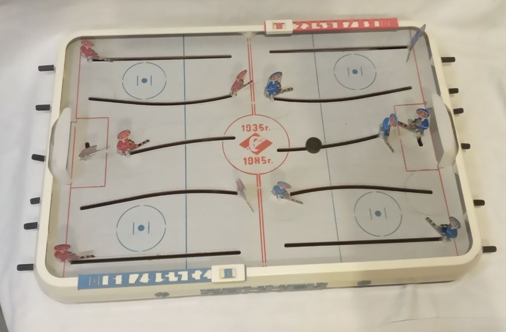 Настольная игра " Хоккей ".