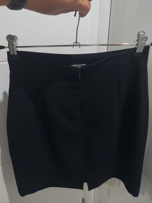 Elegancka granatowa spódnica dla nastolatki